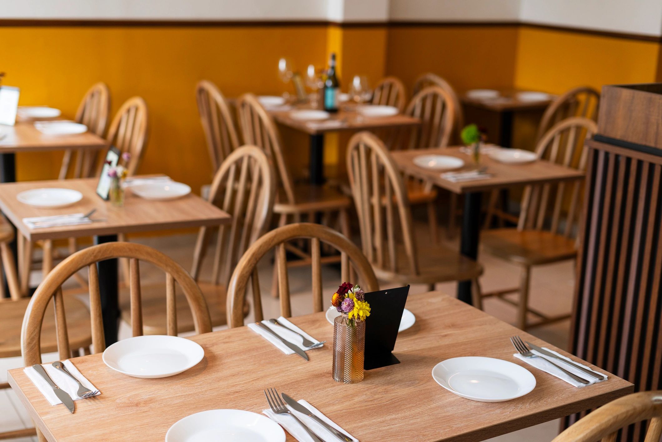 Calm Japanese restaurant dining room